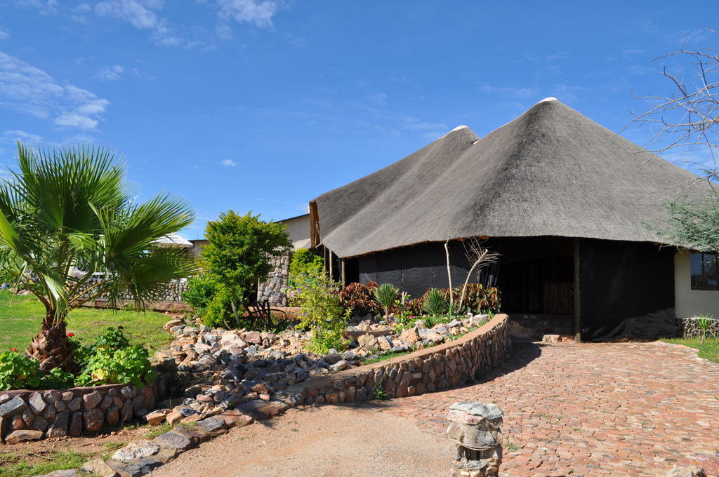 Etotongwe Lodge Оучо Екстер'єр фото