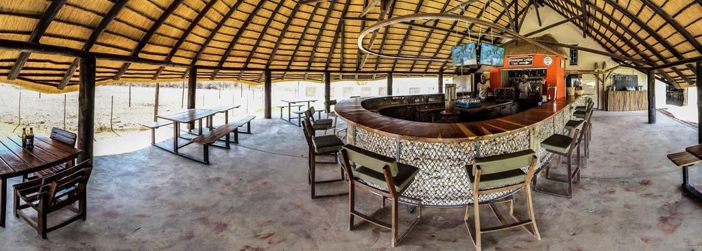 Etotongwe Lodge Оучо Екстер'єр фото