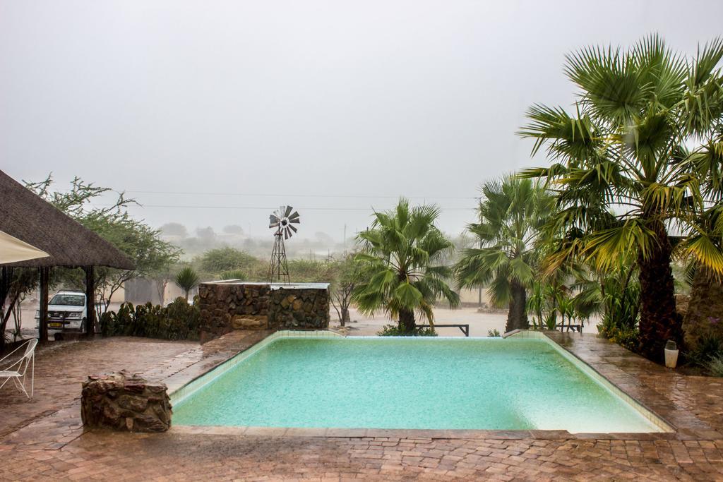 Etotongwe Lodge Оучо Екстер'єр фото