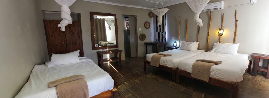 Etotongwe Lodge Оучо Екстер'єр фото