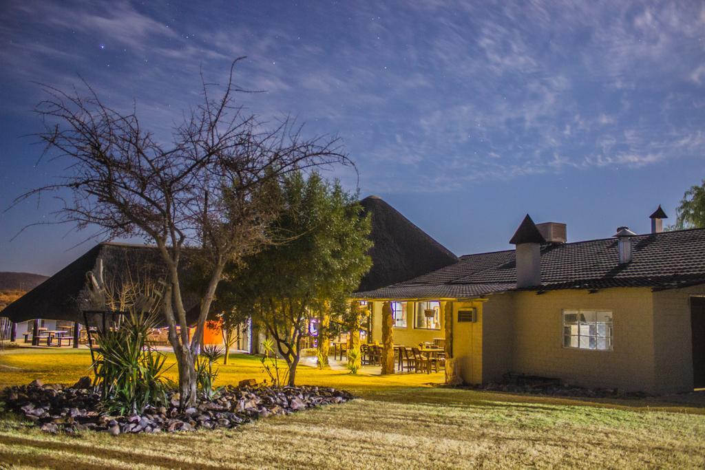Etotongwe Lodge Оучо Екстер'єр фото