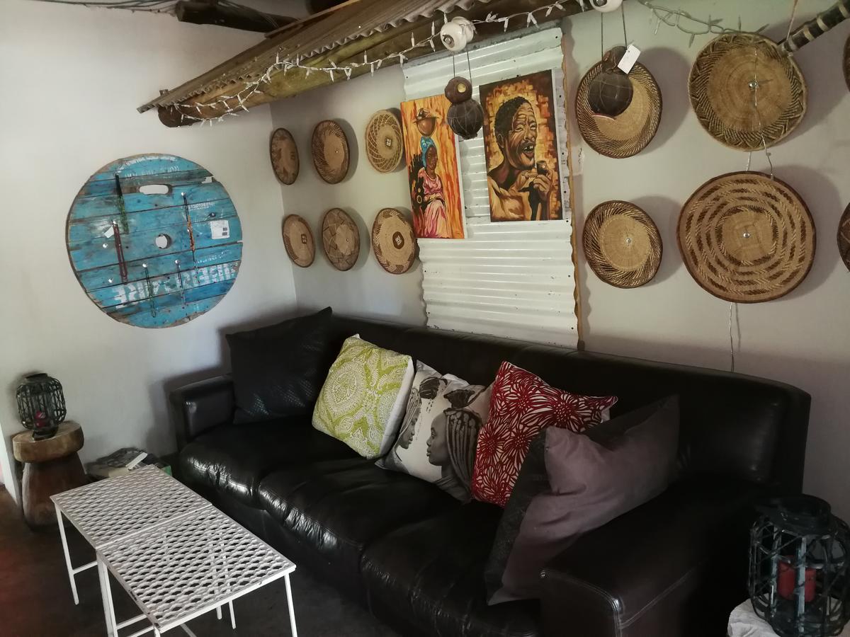 Etotongwe Lodge Оучо Екстер'єр фото