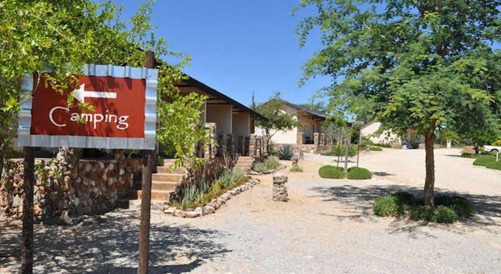 Etotongwe Lodge Оучо Екстер'єр фото