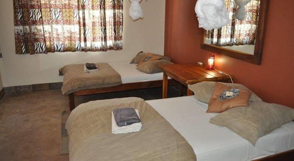 Etotongwe Lodge Оучо Екстер'єр фото