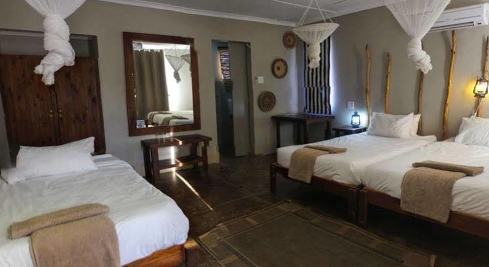 Etotongwe Lodge Оучо Екстер'єр фото