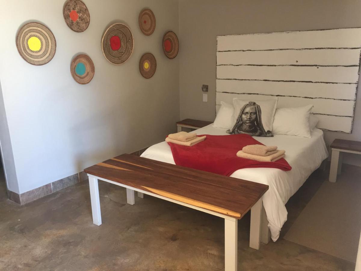 Etotongwe Lodge Оучо Екстер'єр фото
