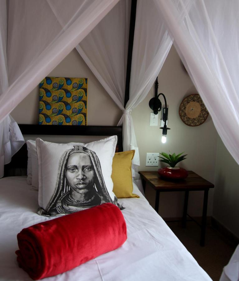 Etotongwe Lodge Оучо Екстер'єр фото