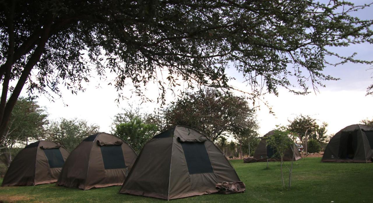 Etotongwe Lodge Оучо Екстер'єр фото